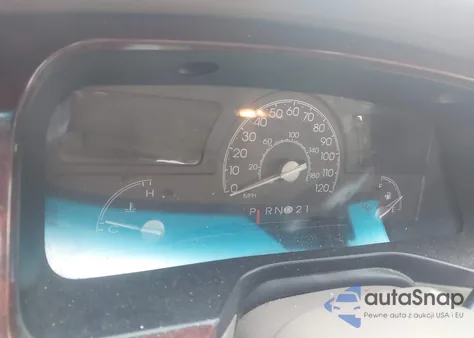 2003 Lincoln Town Car Signature z USA, uszkodzony, nr VIN 1LNHM82W33Y670022